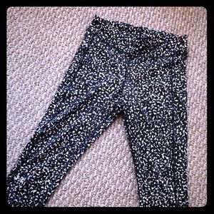 Under Armour 3/4 workout Capris